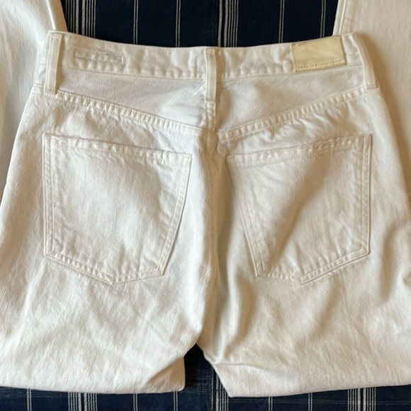 Citizens of Humanity Liya Distressed Denim - Classic High Rise Crop - Picture 3 of 8